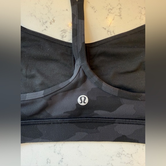Lululemon flow Y sports bra heritage 365 camo 6 - Picture 4 of 5